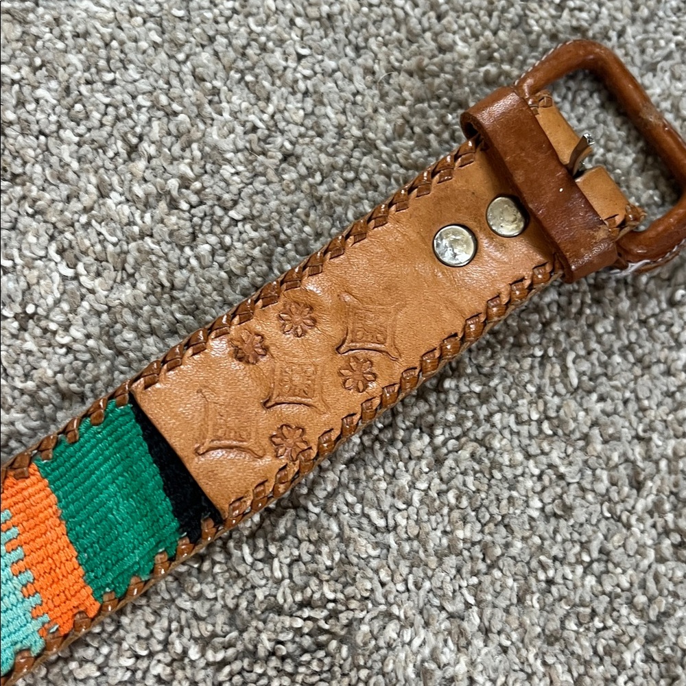 Vintage Made in Guatemala Colorful Fabric Embossed and Braided Leather 31-37 “ - Picture 7 of 16
